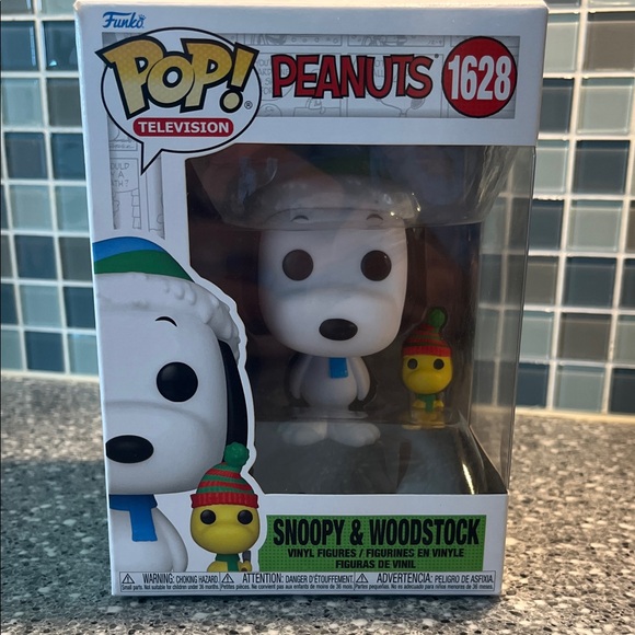Funko Pop Peanuts Snoopy & Woodstock with Blue and Green Accents - Picture 2 of 8